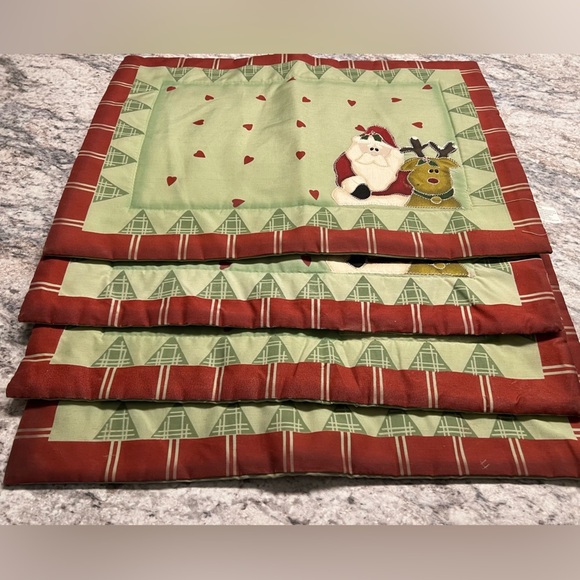 🍁$5🍁Christmas Santa and Reindeer Green and Red 4 piece set of Placemats - Picture 1 of 3
